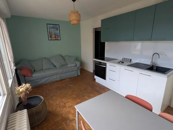 T2 meublé 36 m² avec 2 balcons, parking sécurisé, centre-ville à pied