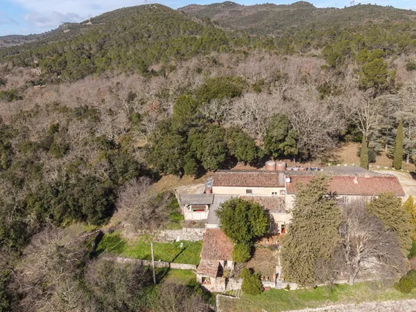 LE DOMAINE CABASSON, ENTRE VIGNES ET COLLINES