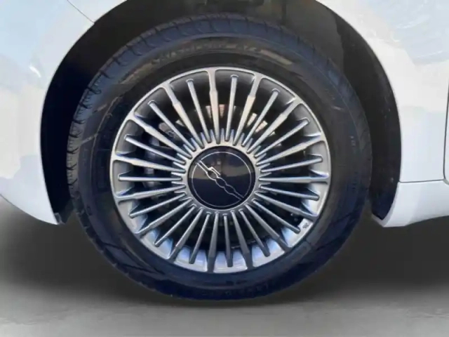 Fiat 500 c e 118ch my23 — photo 10