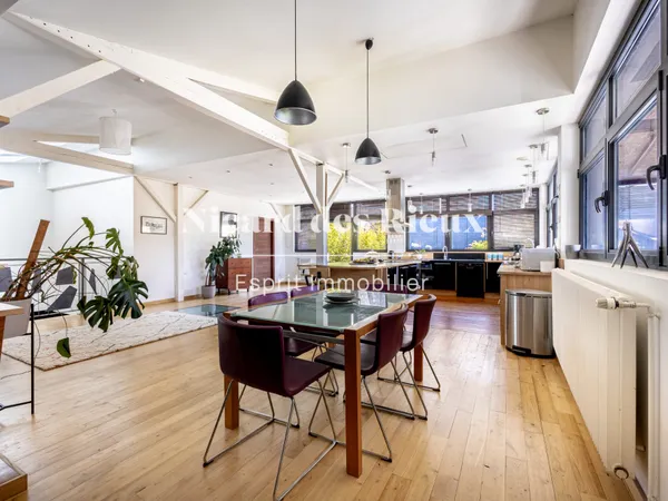 Maison 6 pièces 248 m²