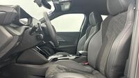 Peugeot 2008 1.2 PureTech 130ch S&S GT Pack EAT8 — photo 9