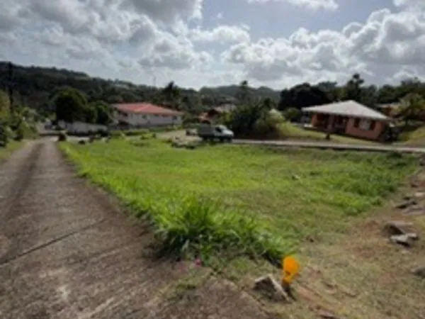 Terrain 835 m² Ducos