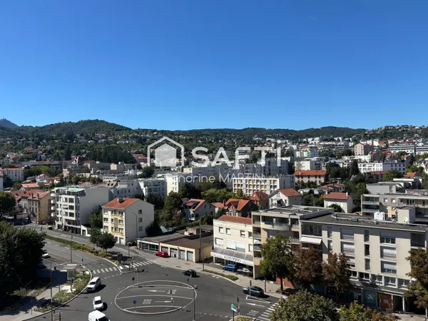Appartement T3, 71m2 au 10ème étage/15, parking couvert et sécurisé.