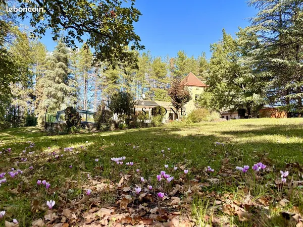 Propriété 9 pièces 226 m²