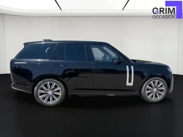 Land Rover Range Rover swb p440e phev awd — photo 3