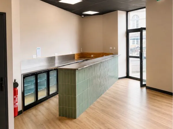 À louer - Local commercial 90 m² avec garage