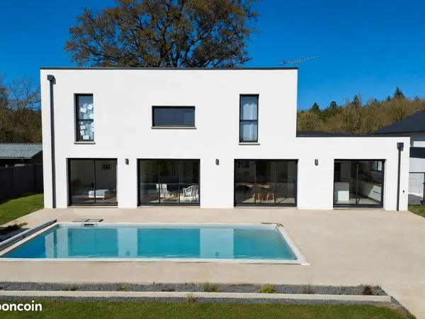 Maison de 2021 - 216 m2 - 5 chambres - Piscine - DPE A