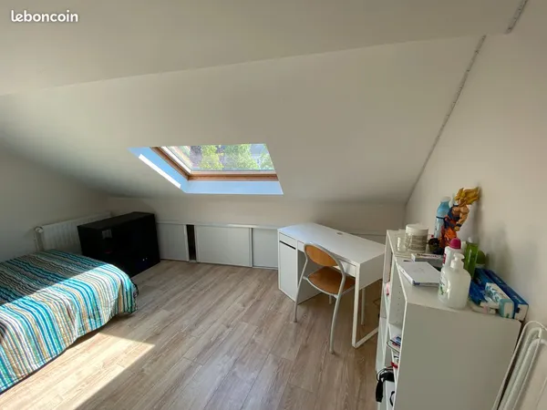 À LOUER - Chambre meublée en colocation - Reims Saint-Rémi Toutes Charges comprises