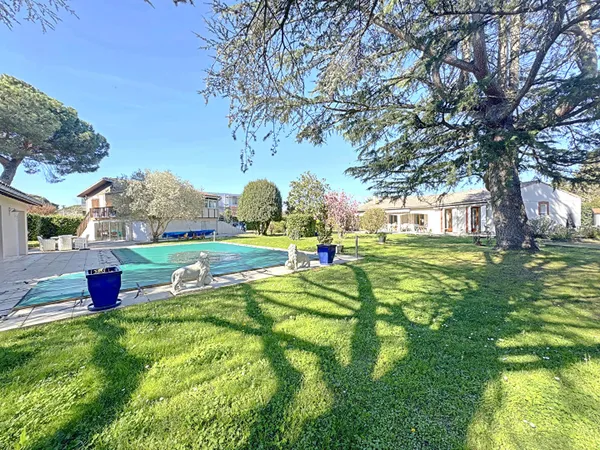TOURNEFEUILLE - AUX PORTES DE LARDENNE - ENSEMBLE IMMOBILIER SUR UNE PARCELLE ARBORRE DE 2523 M².