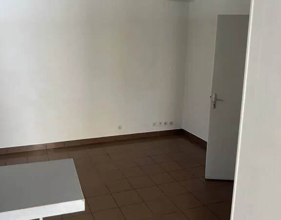 Studio 1 pièce 23 m²