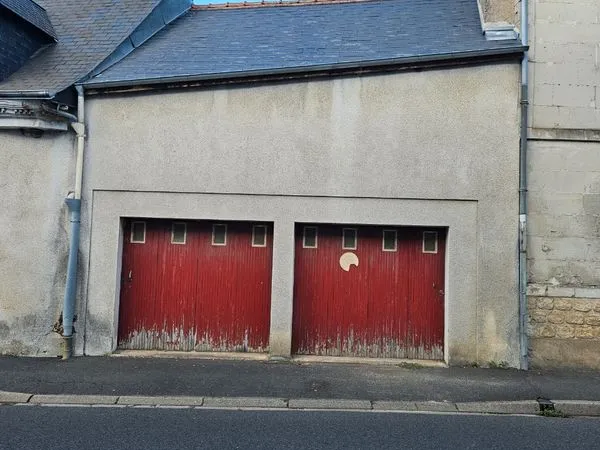 Garage double à vendre - Centre de Cléré-les-Pins - 15 000