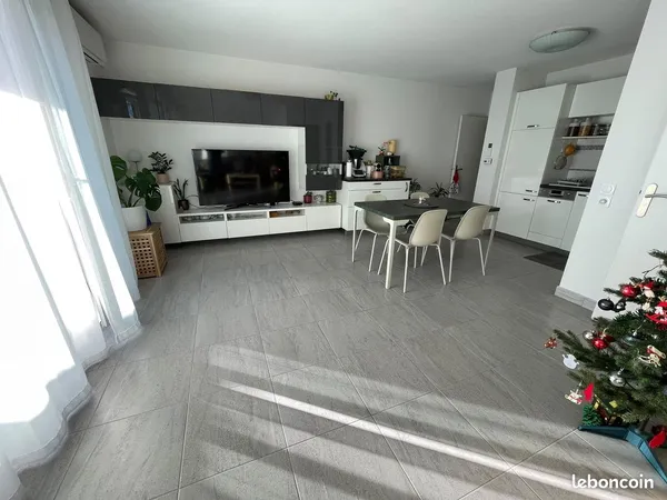 Appartement 3 pièces 75 m² • Étage 2/4 avec Balcon de 12 m2 et Garage double fermé de 26 m2 en sous-