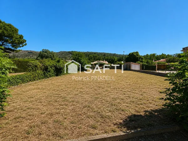 Terrain constructible de 450m², viabilisé