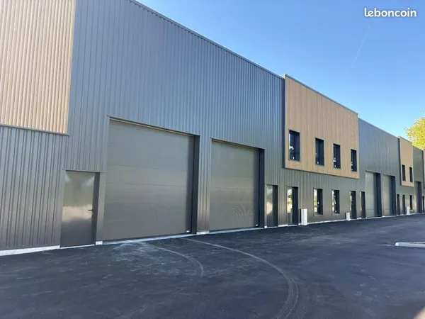Local d'activité 608 m²