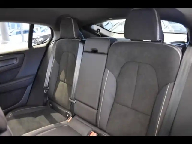 Volvo C40 recharge 231ch ultimate — photo 29