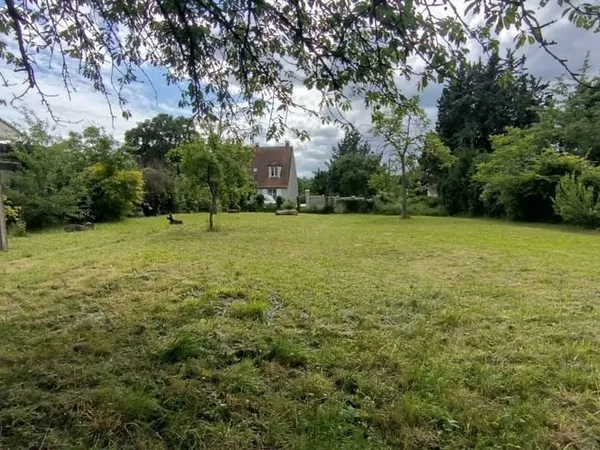 Terrain 1200 m²