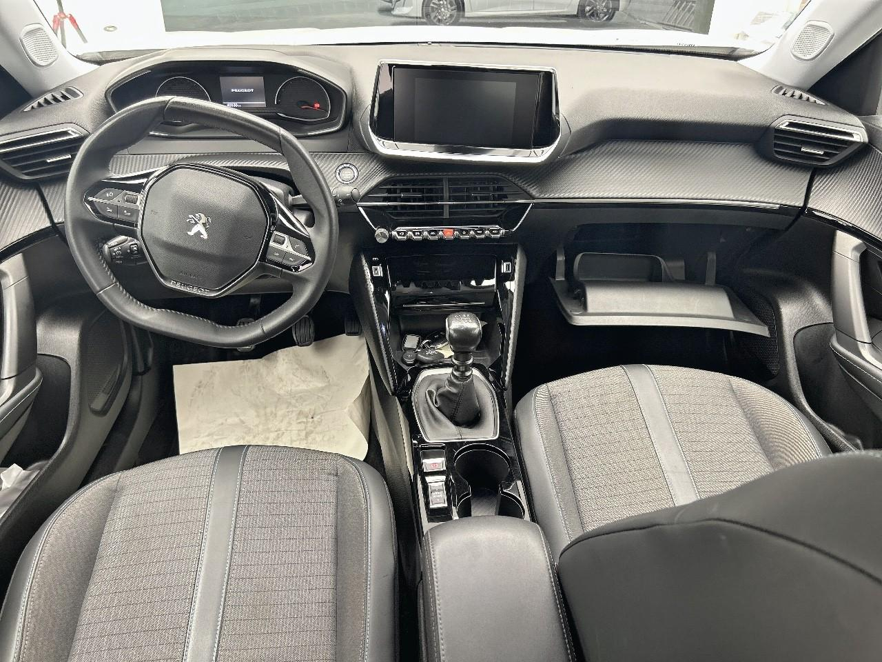 Peugeot 2008 puretech 130 s&s bvm6 allure — photo 12