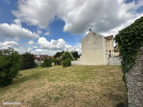 Terrain 653 m² TRIEL SUR SEINE