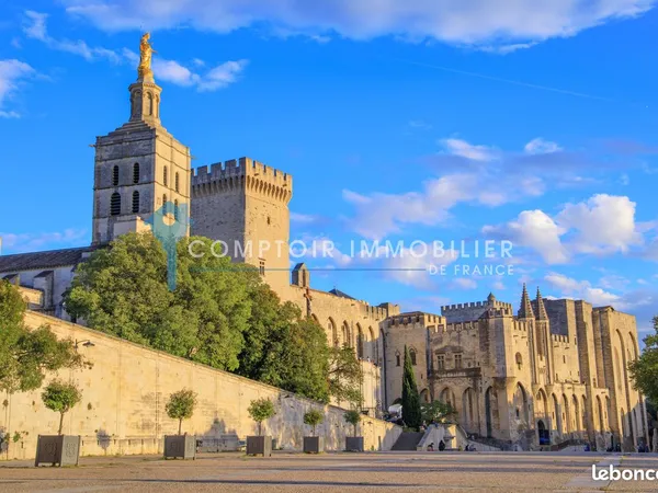 Local 160 m² Avignon