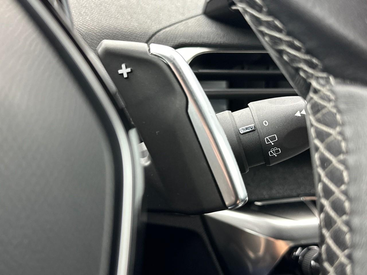 Peugeot 3008 puretech 130ch s&s eat8 allure pack — photo 18