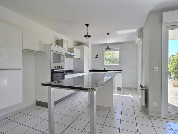Appartement 4 pièces 77 m²
