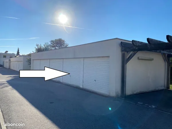 Parking/box BESANCON