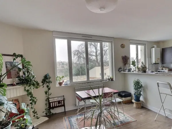 BEAU T3 TRAVERSANT DE 73m² - DERNIER ETAGE - PETITE COPROPRIETE