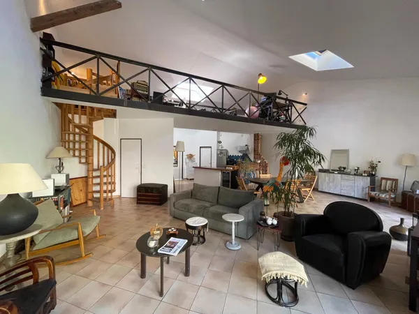 34630 SAINT THIBERY LOFT EXCEPTIONNEL AVEC 2 CHAMBRES ET UN STUDIO INDEPENDANT