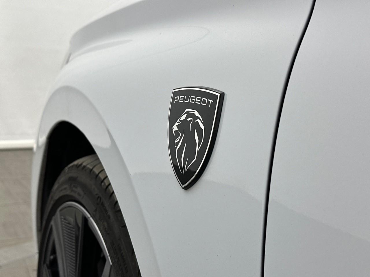 Peugeot 308 hybrid 136 e-dcs6 gt — photo 30