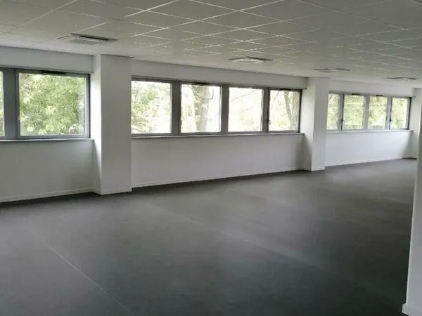Bureau 142 m²