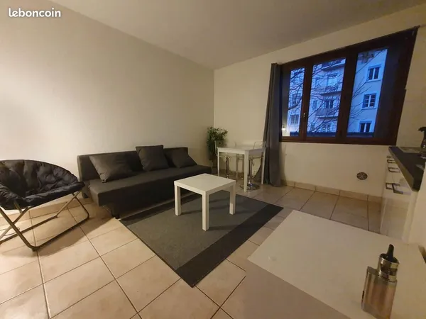 Loue studio meublé