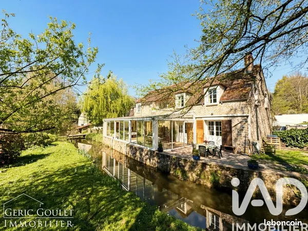 Propriété 5 pièces 214 m²