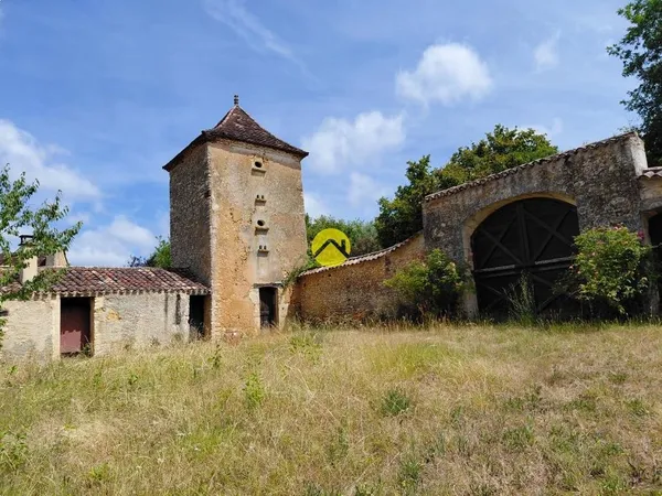 Bâtisses en pierre & son pigeonnier