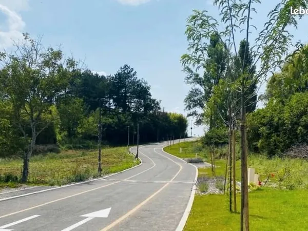 Terrain 1 343 m² Clermont Le Fort