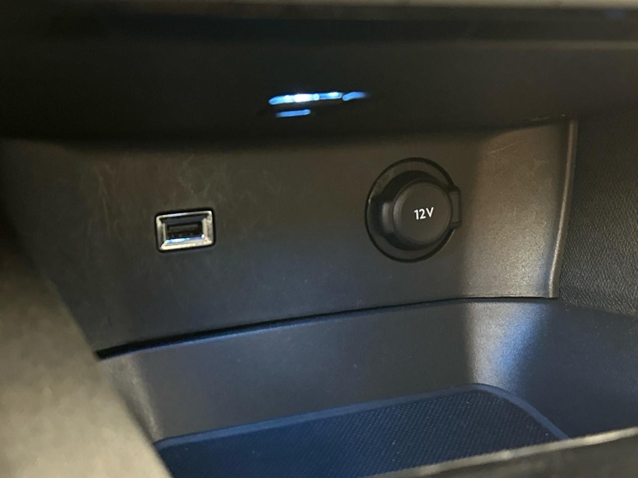 Peugeot 3008 hybrid 225 e-eat8 allure pack — photo 28