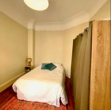Chambre 1 pièce 13 m²