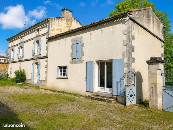 Marsac - Maison Charentaise F5 avec jardin, garage et dépendance