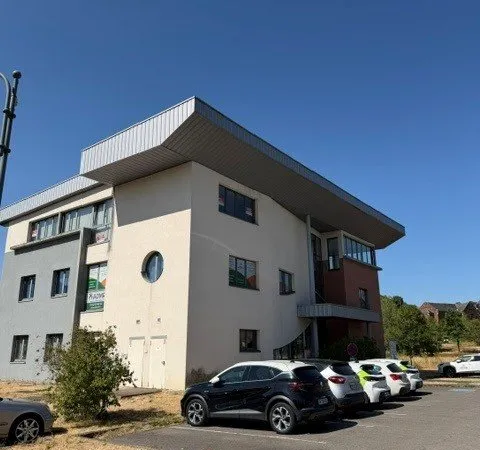 Longlaville : Bureaux / Plateau de 154 m² avec parking