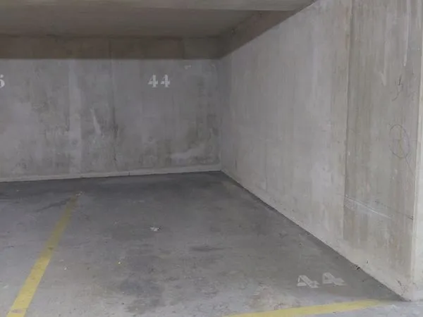 Stationnement Location Saint-André-de-la-Roche   100€