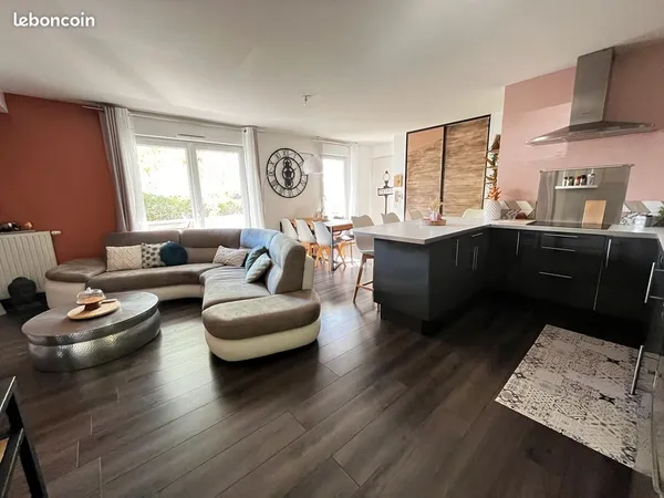 Appartement T3 66 m² - Grande pièce de vie de 35 m² - Terrasse + Box fermé - Beauregard