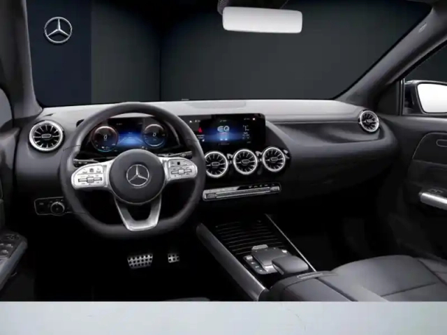 Mercedes Eqa 250+ amg line — photo 10