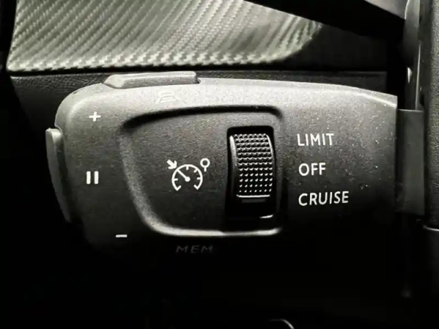 Peugeot 2008 1.2 puretech 130ch s&amp;s gt — photo 11