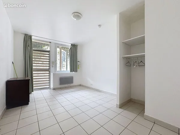 Studio 1 pièce 18 m²
