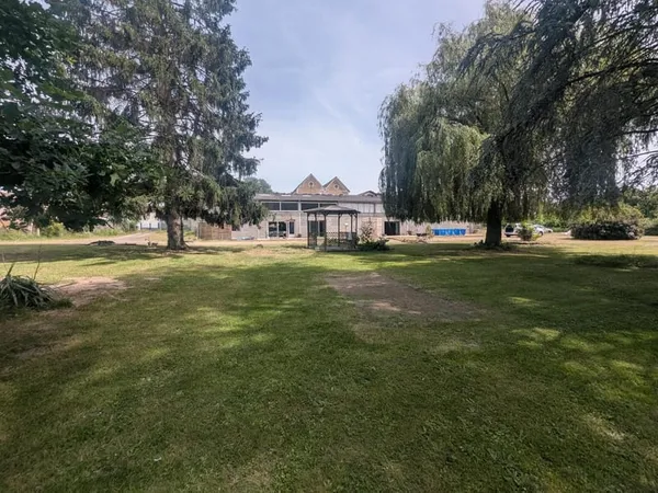 Maison familiale et 3 logements loués à Clefs