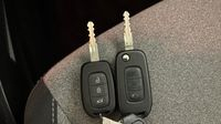 Renault Clio 1.6 E-Tech 145ch full hybrid Evolution - 24 — photo 16