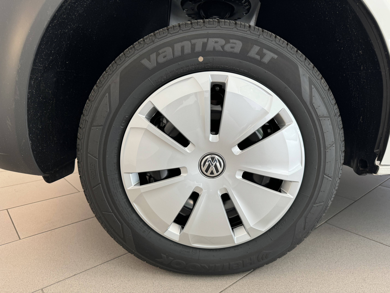 Volkswagen Utilitaires TRANSPORTER 6.1 VAN L1H1 2.0 TDI 110 BVM5 — photo 10