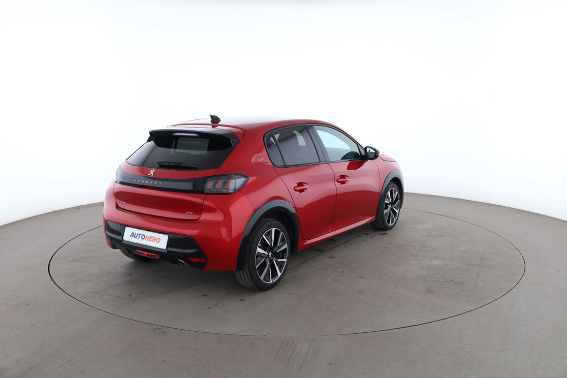 Peugeot 208 1.2 PureTech GT — photo 5
