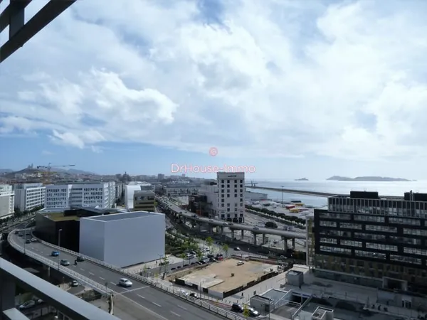 Appartement F1 lumineux avec terrasse à Marseille