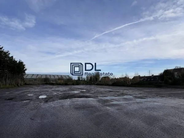 Terrain 15000 m²