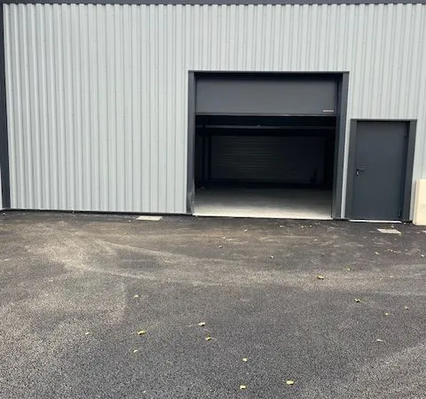 Local d’activité et entrepôt Location Carbon-Blanc  120m² 890€